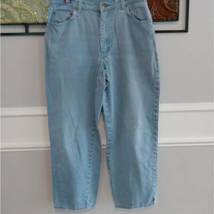 Style & Co high waist mom  jeans size 10P. 
Waist 15.5"  Rise 11" length 25"
100